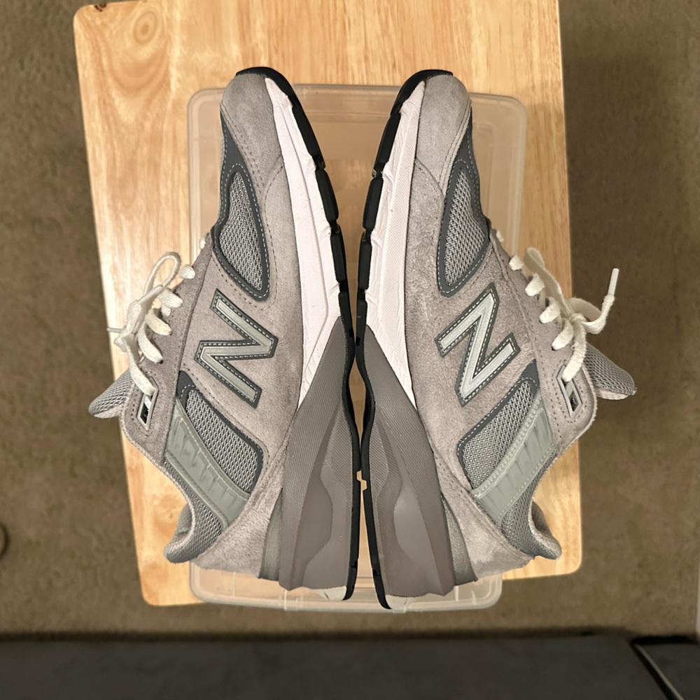 New Balance 990v5